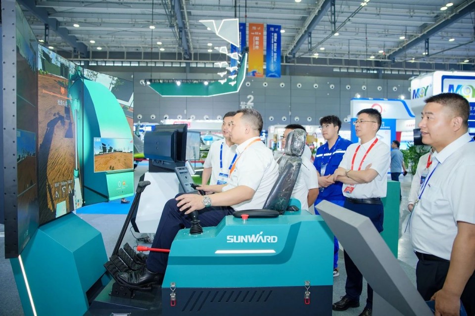 2025 CICEE | 3044am永利集团智能实力闪灼2025长沙国际工程机械展