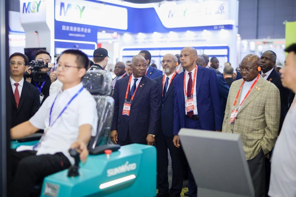 2025 CICEE | 3044am永利集团智能实力闪灼2025长沙国际工程机械展