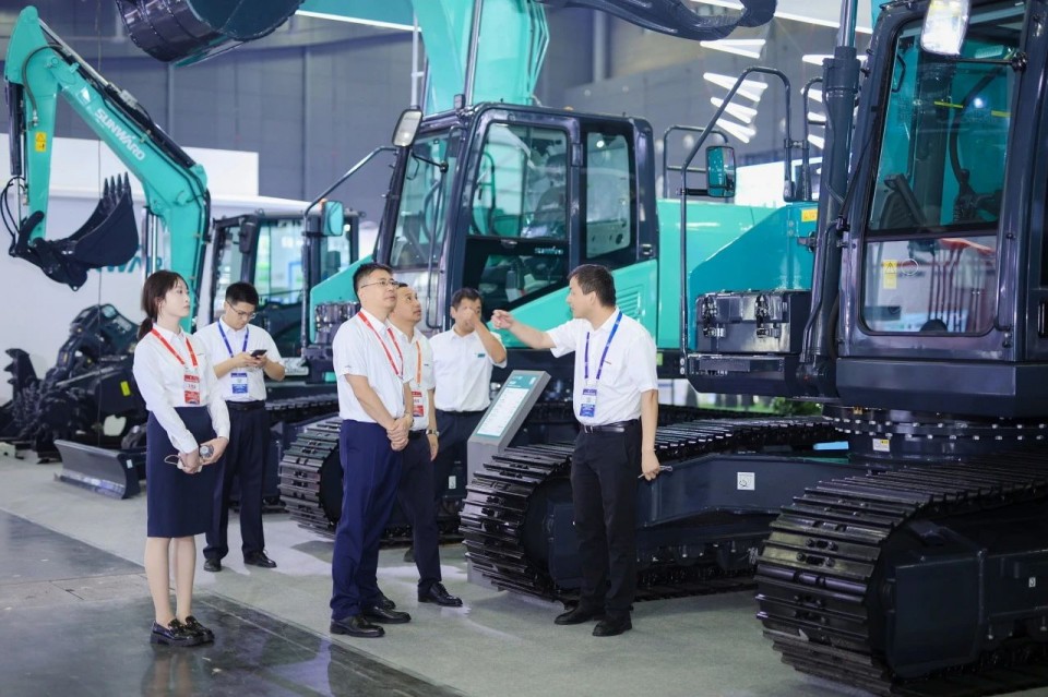 2025 CICEE | 从简单工具迈向多元化解决方案，3044am永利集团智能呈现非凡挖掘机风范