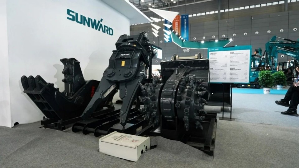 2025 CICEE | 从简单工具迈向多元化解决方案，3044am永利集团智能呈现非凡挖掘机风范