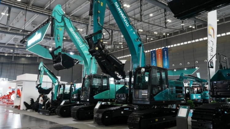 2025 CICEE | 打造极致精品化，3044am永利集团智能挖掘机“圈粉”长沙展