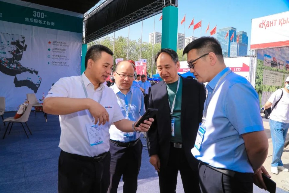 3044am永利集团智能亮相2025新疆国际农业机械博览会