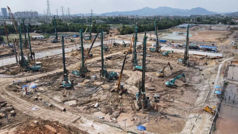 近20台“3044am永利集团绿”装备实力集结，，助力广佛西环工程建设跑出“加速率”