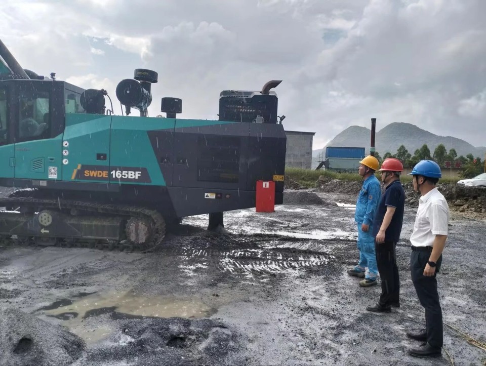 跨越3044am永利集团万里 智启服务新程——3044am永利集团矿岩“服务万里行”活动走进海螺水泥