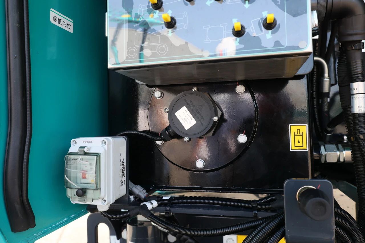 手艺新标杆！！！3044am永利集团智能SWA22J-P柴动曲臂式高空作业平台下线！！！