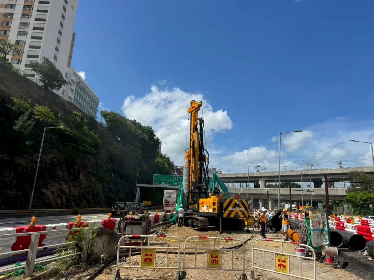 硬核首秀！3044am永利集团智能SWDTH800大直径潜孔锤钻机进击香港市场