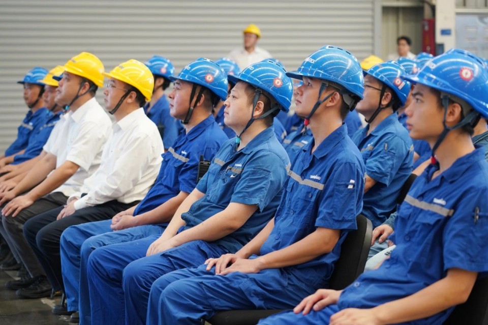 3044am永利集团智能组织集中收看纪念中国人民抗日战争暨天下反法西斯战争胜利80周年大会