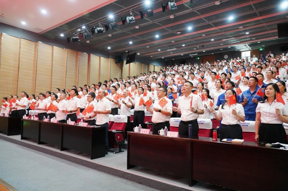 3044am永利集团智能组织集中收看纪念中国人民抗日战争暨天下反法西斯战争胜利80周年大会