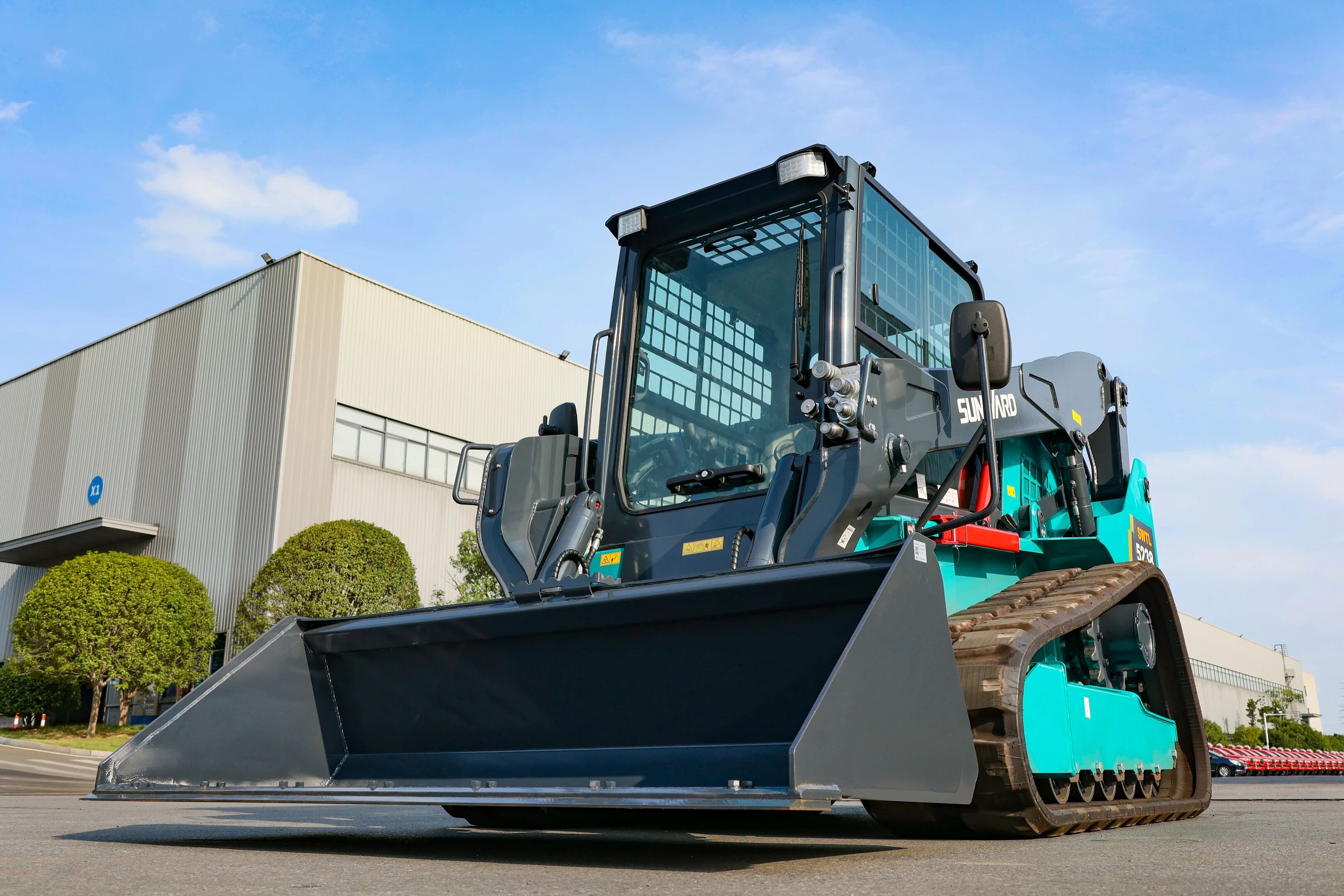 高端装备再获国际认可！3044am永利集团智能最大吨位笔直举升履带式滑移装载机批量发往北美