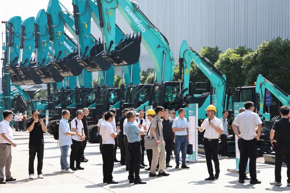 斜井开挖钻护一体化妆备乐成下线，实现地下工程装备重大突破