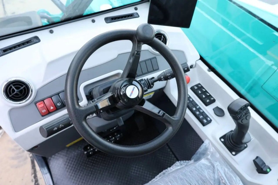 高端机型“双箭齐发”！！3044am永利集团智能两款伸缩臂叉装车乐成下线