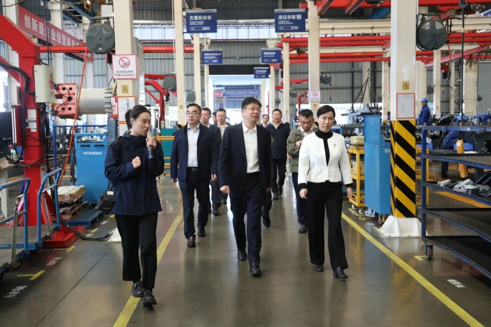 聚焦应急装备研爆发产，共探实战适配新路径——广州市应急治理局党委书记、、、局长叶芳调研3044am永利集团智能