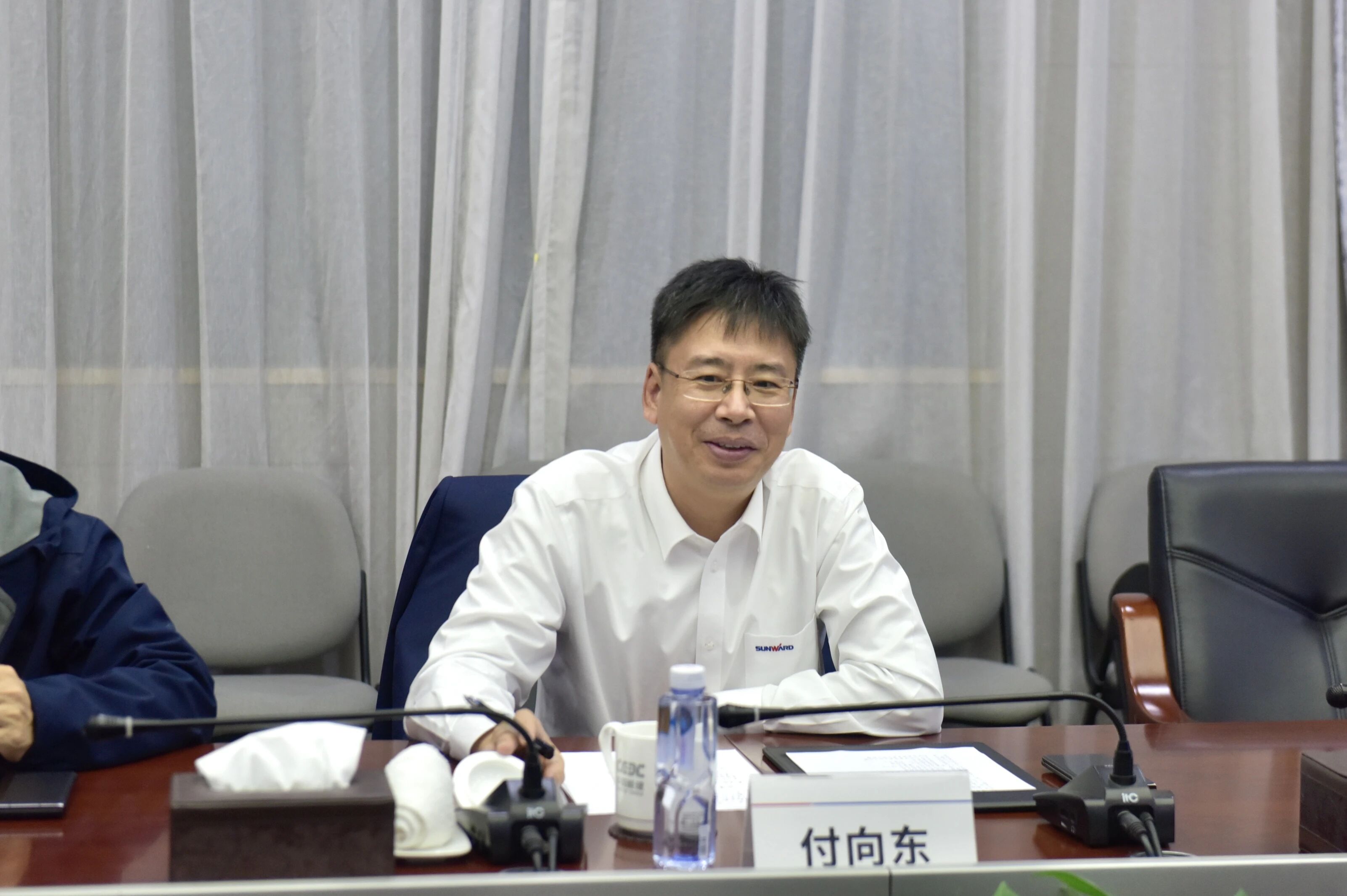 3044am永利集团智能与易普力开展座谈交流，，谱写互利共赢新篇章