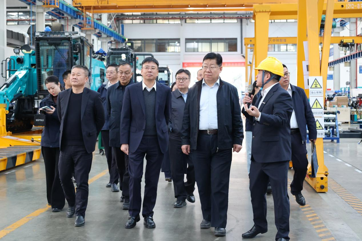 新矿投资集团党委书记、、董事长王漠到访3044am永利集团智能