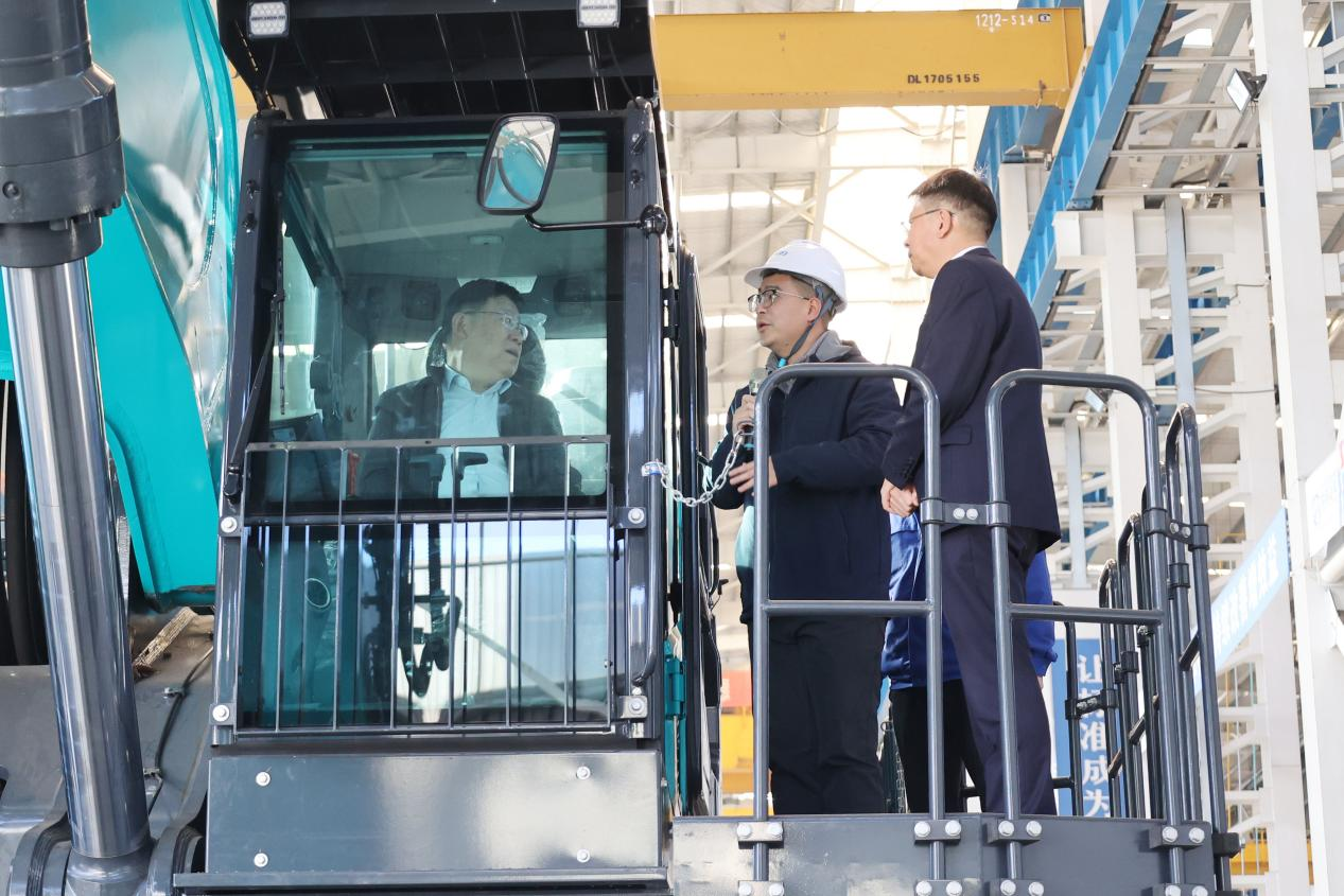 新矿投资集团党委书记、、董事长王漠到访3044am永利集团智能