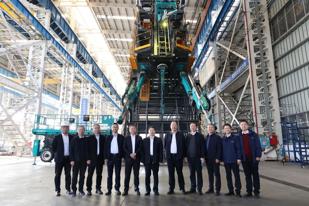 同谋相助、、共赢开展！！中国能建葛洲坝集团党委书记、、董事长谭华到访3044am永利集团智能